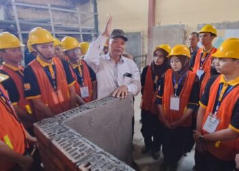 BJK Wil 4 Lakukan Uji Kompetensi Sertifikasi Mandor Kontruksi di SMKN 1 Sidoarjo