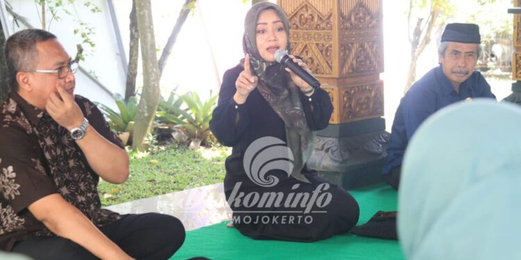 Tingkatkan Mutu Pendidikan Anak Usia Dini, Bupati Mojokerto Lakukan Pembinaan Guru PAUD