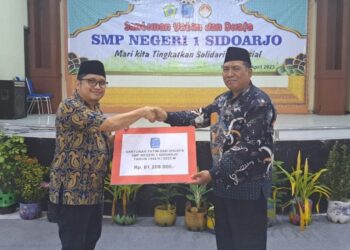 SMPN 1 Sidoarjo Beri Santunan Anak Yatim dan Dhuafa Hingga Rp 61 Juta