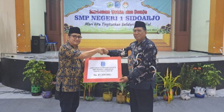 SMPN 1 Sidoarjo Beri Santunan Anak Yatim dan Dhuafa Hingga Rp 61 Juta