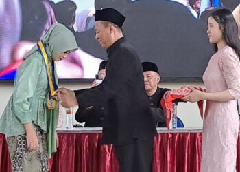 Bupati Beri Apresiasi dan Bangga Pada Wisudawan SMAN 4 Sidoarjo