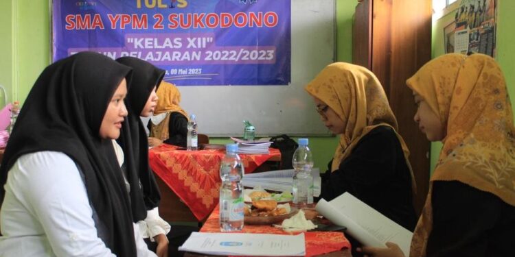 Siswa SMA YPM 2 Sukodono Jalani Uji Karya Tulis Ilmiah
