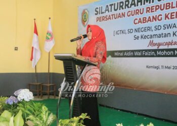 Gelar Halal Bihalal Bersama PGRI Kecamatan Kemlagi, Bupati Ikfina Harap Para Guru Dapat Meningkatkan Kualitas Pendidikan di Bumi Majapahit