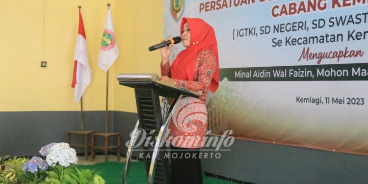 Gelar Halal Bihalal Bersama PGRI Kecamatan Kemlagi, Bupati Ikfina Harap Para Guru Dapat Meningkatkan Kualitas Pendidikan di Bumi Majapahit