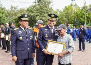 Peringati Harbubnas,Bupati Pak Yes Berikan Fasilitasi Pembangunan Palang Pintu dan Jaminan Ketenagakerjaan Terhadap Penjaganya.