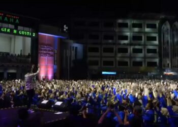 Ribuan Mahasiswa Bersama Denny Caknan Hentakan Satu Dekade Umaha YPM Sidoarjo