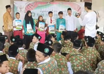 SMP YPM 1 TAMAN Peringati Maulid Nabi Muhammad Dengan Sejuta Shalawat Dan Berbagi Sesama