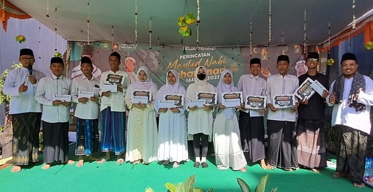 Peringati Maulid Nabi Muhammad SAW, SMK YPM 8 Sidoarjo Beri Penghargaan  Siswa  Prestasi