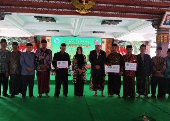 Saat Serahkan Bantuan Operasional,Bupati Ikfina Minta Ulama Jadi Peredam Jelang Pesta Demokrasi