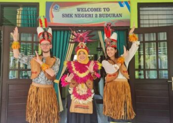 SMKN 1-2 Buduran Hadirkam Guru Tamu Dari Australia