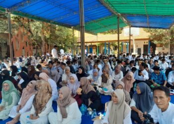 Peringati Maulid Nabi Muhammad SAW, SMKN 1 Sidoarjo Undang Kyai ” Pocong “