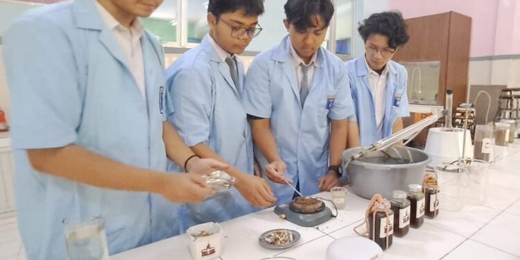 Siswa SMAMDA Sidoarjo Raih Medali Emas Yang Digelar WYIIA di Yogyakarta