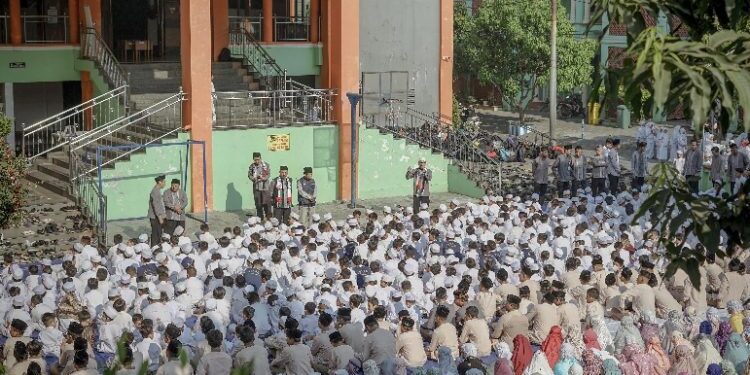 LP. Al Falah Darussalam Melaksanakan Shalat Ghaib dan Doa Untuk Palestina