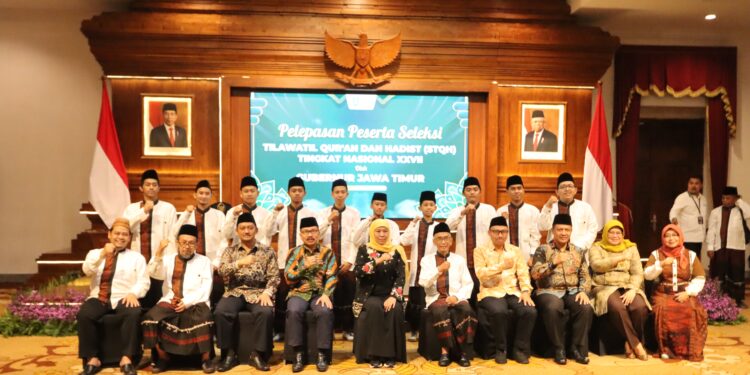 Gubernur  Khofifah Berangkatan Kafilah Jatim Peserta STQH Tingkat Nasional XXVII di Jambi