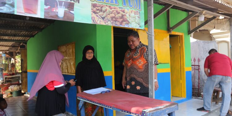 Bupati Muhdlor Sukses Renovasi 410 Warung Rakyat