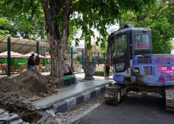 GUS Muhdlor Jelaskan  Revitalisasi Trotoar GOR Rampung Akhir Tahun 2023