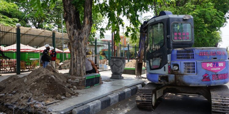 GUS Muhdlor Jelaskan  Revitalisasi Trotoar GOR Rampung Akhir Tahun 2023