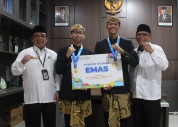 Tim Riset MTsN 1 Malang Berhasil Raih Medali Emas Ajang OPSI 2023