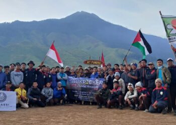 Bangun Semangat Juang ,SMPIT Insan Kamil Sidoarjo Lakukan Backpacker