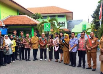 Duta SMKN 2 Buduran Sambut Kunjungan Kemendagri Beserta Dikbud Jatim