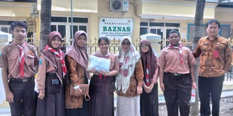 Siswa SMPN 3 Sidoarjo Serahkan Rp 12.5 Juta ke Baznas Untuk Donasi Kemanusiaan Palestina