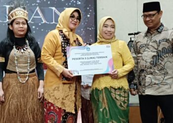 Bu Lilis, Kasek SMPN 4 Sidoarjo Sebagai Peserta 5 Terbaik KSPSTK Nasional 2023