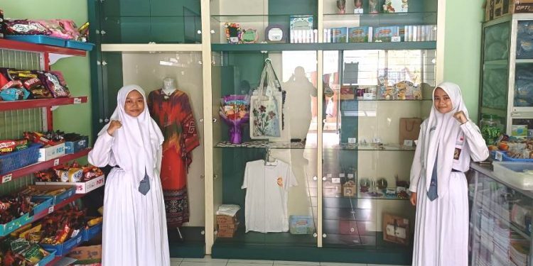 Koperasi Siswa SMA Negeri 3 Sidoarjo Gelar ‘Talk Show-Pemuda Berkarya dan Marketing’