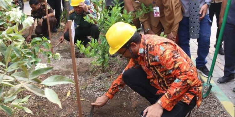 Minimalisir Banjir, Bupati Sidoarjo Gerakkan ASN Buat 27.000 Lubang Resapan