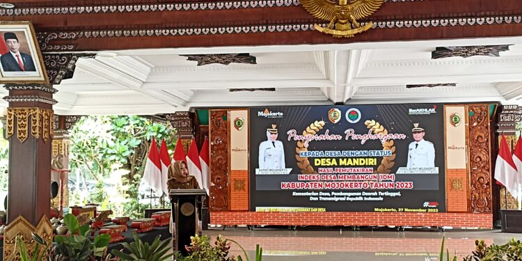 Bupati Mojokerto Beri Apresiasi 150 Desa Dengan Predikat Mandiri