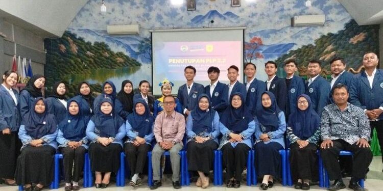 Kepala SMP PGRI 1 Buduran Pesankan Kompetensi Kepada PLP Mahasiswa Unipa Surabaya