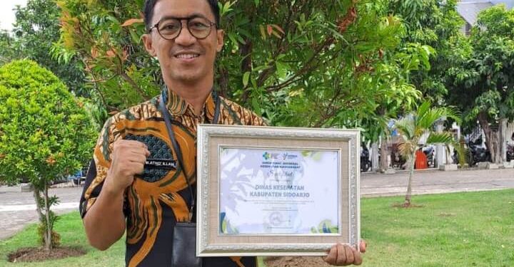 Dirjen Kesehatan RI Beri Penghargaan Dinkes Sidoarjo Atas Best Practice Capaian Tertinggi