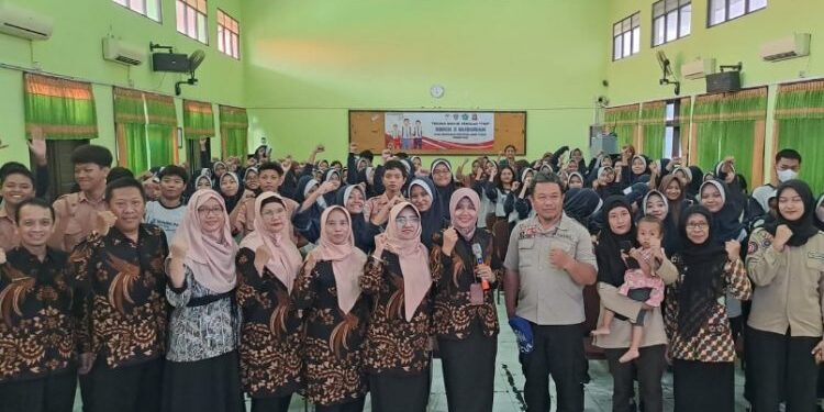 Dua Kementrian Luncurkan Program TMS di SMK Negeri 2 Buduran
