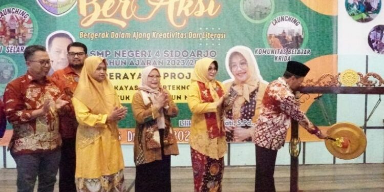 Kadikbud Dr. Tirto Adi, Launching Platform Komunitas Belajar Krida SMPN 4 Sidoarjo