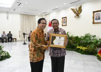 ITS Kembali Meraih Piagam Penghargaan Badanh Publik dengan Kualifikasi Informatif dari Wakil Presiden