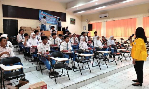 SMK Negeri 1 Sidoarjo Bersama UT Surabaya Lakukan Sosialisasi Masuk ke Perguruan Tinggi