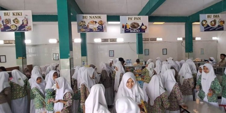 Semua Kantin MAN Sidoarjo Telah Tersertifikasi Halal Dari BPJPH Kemenag RI