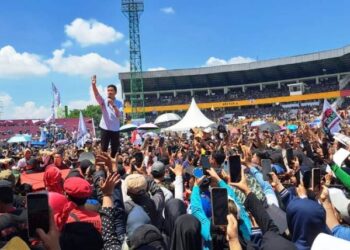 Gus Ali dan Gus Bupati Hadiri HUT SPSI di GOR Sidoarjo