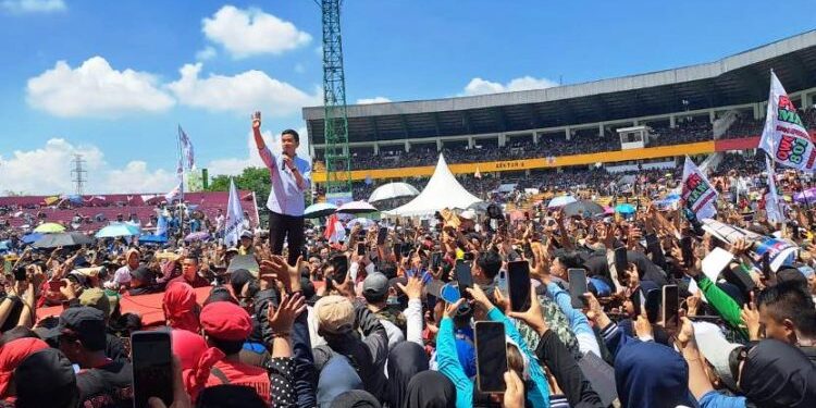 Gus Ali dan Gus Bupati Hadiri HUT SPSI di GOR Sidoarjo