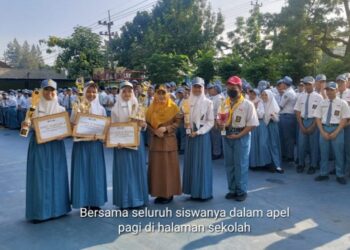 Awal Tahun 2024 SMAN 1Taman Beri Penghargaan Kepada 33 Siswa Berprestasi
