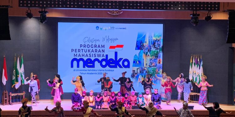 Pelepasan Program PMM Unusa Surabaya Bersama 21 Perguruan Tinggi