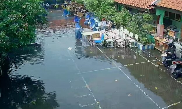 Kasek SDN Sumokali Berharap Banjir Tidak Masuk Kelas Lagi