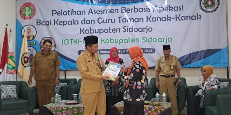 IGTKI PGRI Sidoarjo Selenggarakan Pelatihan Asesmen Berbasis Aplikasi