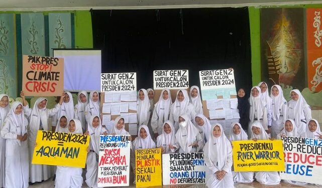 Prihatin Atas Kondisi Kali Porong, Siswa SMAN 1 Krembung Nulis Surat Kepada Capres 2024