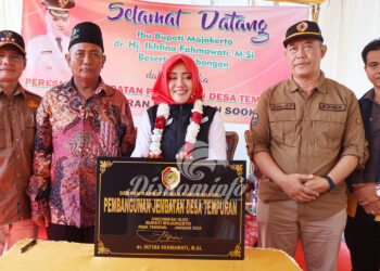 Bupati Ikfina Resmikan Jembatan Pertanian Desa Tempuran