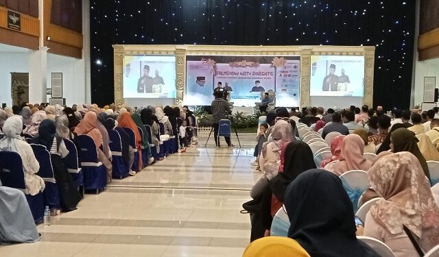 Ratusan Wali Murid SD Muhammadiyah Ikrom 3 Ikuti Talks Show With Parent