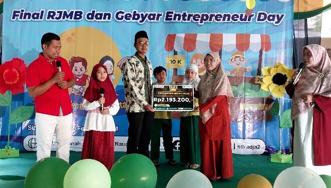 Gali Potensi, SDI Raudlatul Jannah Gebyar Entreprenenur Day