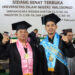 Bapak dan Anak ikuti wisuda Bersama di UIN Walisongo