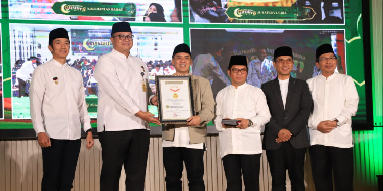 MURI Catat Kemenag Sebagai Kementrian Paling Banyak Berikan Bingkisan Ramadhan