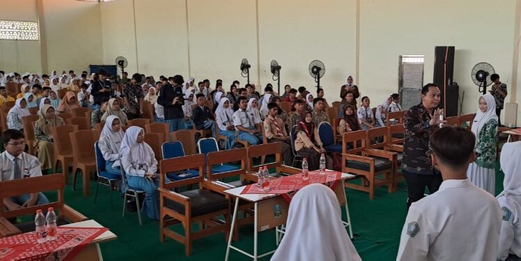 Cabang Dinas Pendidikan Sidoarjo, Gelar Pelatihan Public Speaking Untuk Siswa SMA