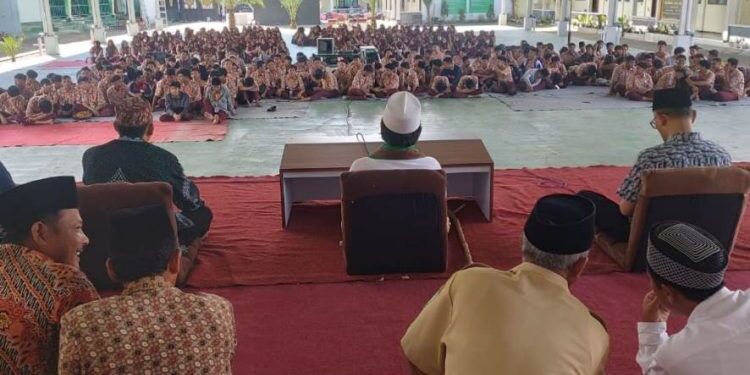 SMAN 1 Taman Adakan Pondok Romadhon di Ponpes Daru Ulil Albab